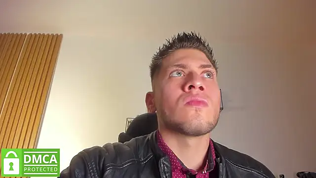 Snapshot of SebastianMaximoff_ chatting on May 12, 8:06 pm SebastianMaximoff online show from May 12, 8:06 pm