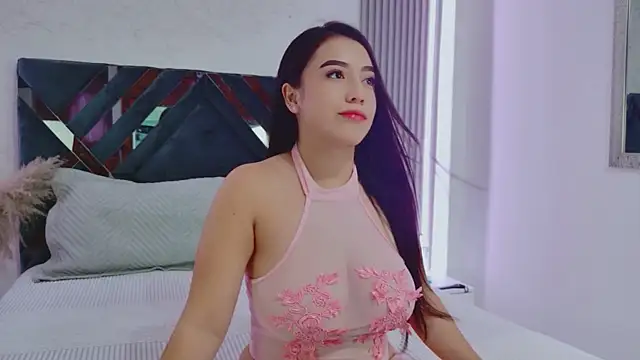 AmyTorres  online show from June 17, 3:35 pm