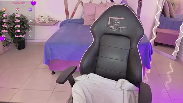 NEFTIS TAY online show from March 3, 7:09 pm