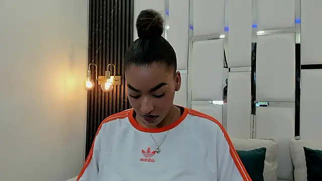  luna rossee  online show from March 2, 9:43 pm