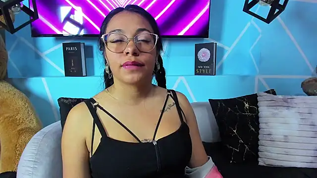 amy noa online show from June 7, 3:43 am