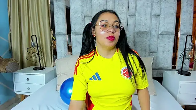 amy noa online show from June 9, 3:51 am