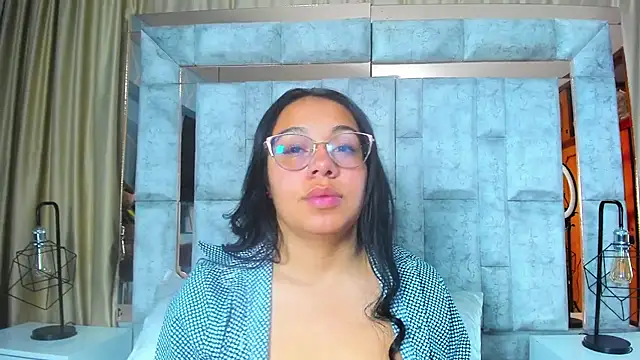 amy noa online show from June 12, 3:27 am