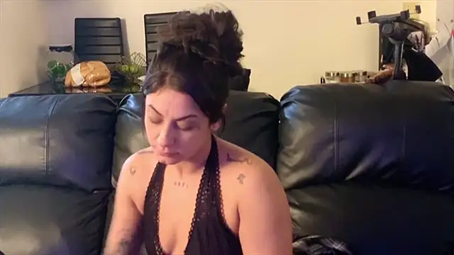 TattedTToes online show from February 14, 9:28 am