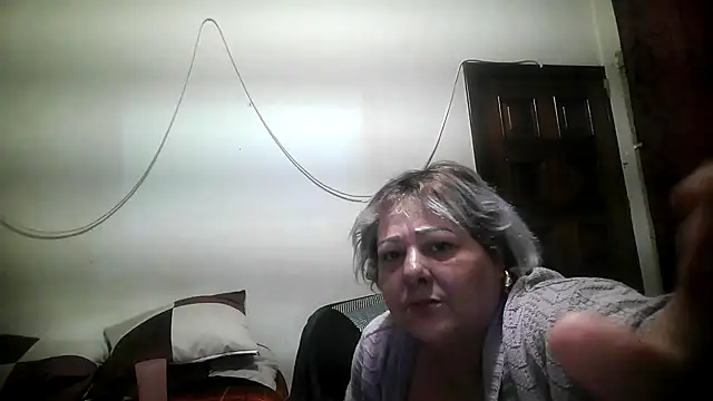 Snapshot of bialoba7 chatting on October 10, 1:15 am bialoba7 online show from October 10, 1:15 am