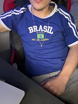 hungtwinkBR online show from February 15, 9:00 pm