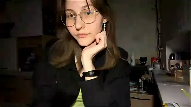 Miaaa Moon online show from February 14, 4:26 pm