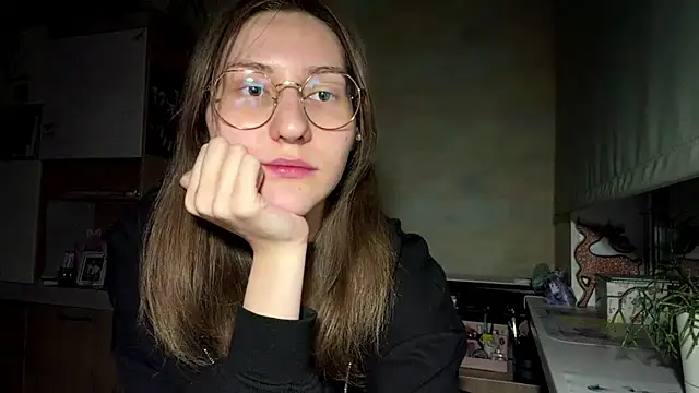Miaaa Moon online show from April 24, 5:26 pm