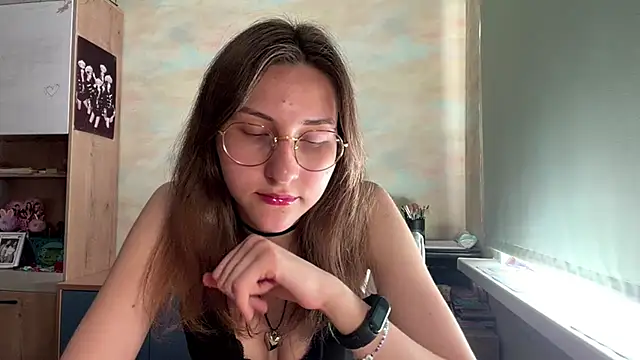 Snapshot of Miaaa_Moon chatting on May 19, 11:38 am Miaaa Moon online show from May 19, 11:38 am