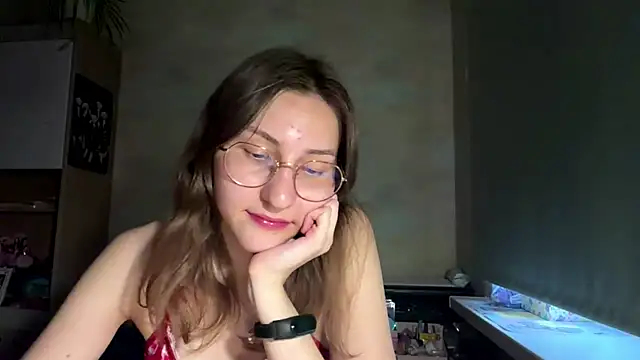Snapshot of Miaaa_Moon chatting on May 21, 4:36 pm Miaaa Moon online show from May 21, 4:36 pm