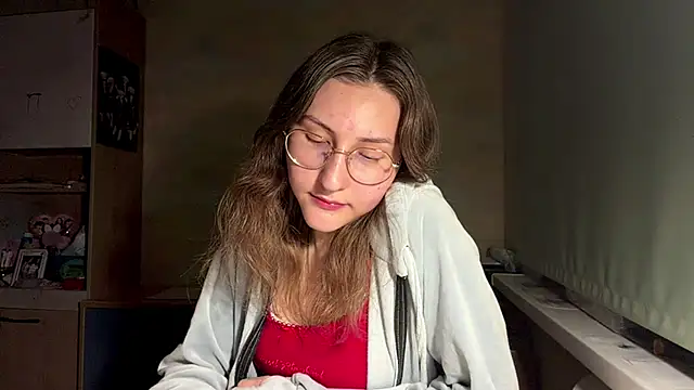 Snapshot of Miaaa_Moon chatting on June 2, 7:16 pm Miaaa Moon online show from June 2, 7:16 pm