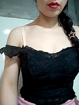 Snapshot of Vyvvyy69 chatting on June 28, 1:11 am Vyvvyy69 online show from June 28, 1:11 am