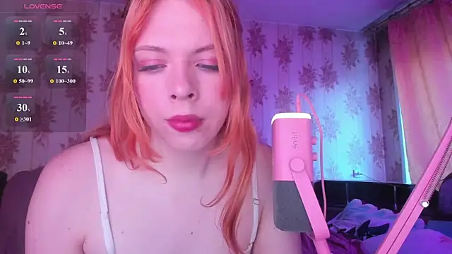 Snapshot of Cutie_Bambi chatting on May 21, 12:12 pm Cutie Bambi online show from May 21, 12:12 pm