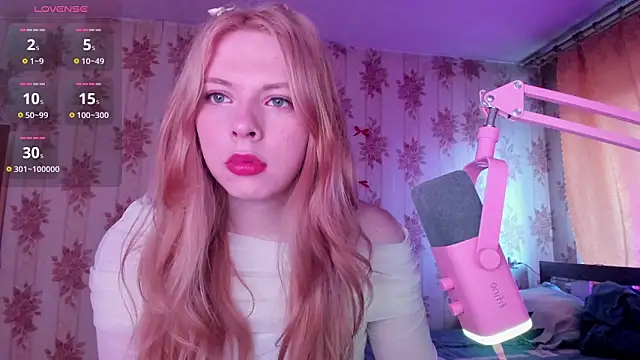 Snapshot of Cutie_Bambi chatting on June 26, 12:09 pm Cutie Bambi online show from June 26, 12:09 pm