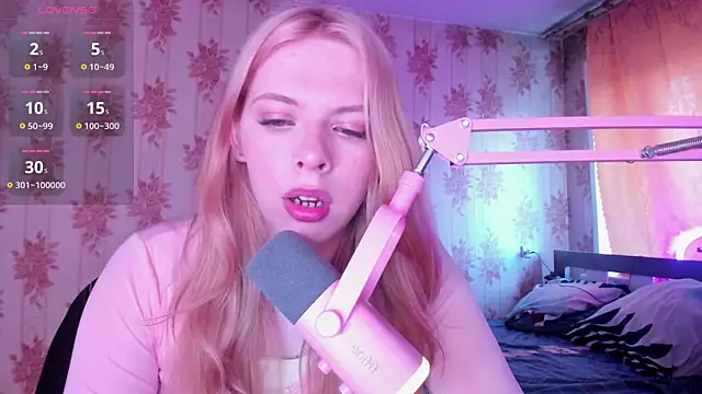 Snapshot of Cutie_Bambi chatting on June 27, 12:22 pm Cutie Bambi online show from June 27, 12:22 pm