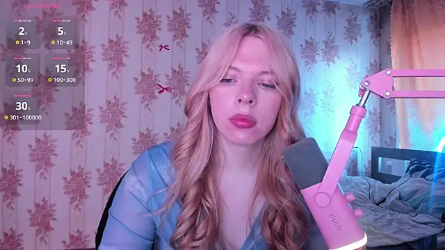 Snapshot of Cutie_Bambi chatting on July 17, 12:12 pm Cutie Bambi online show from July 17, 12:12 pm