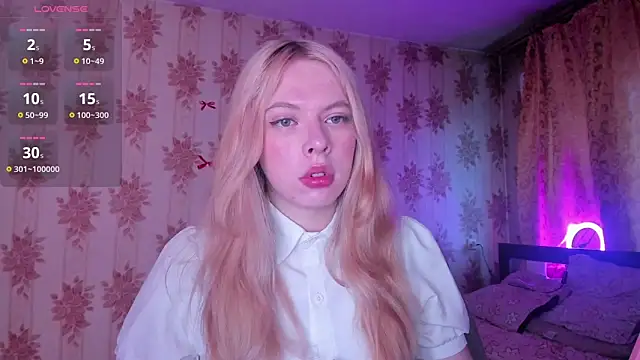 Snapshot of Cutie_Bambi chatting on July 30, 12:26 pm Cutie Bambi online show from July 30, 12:26 pm