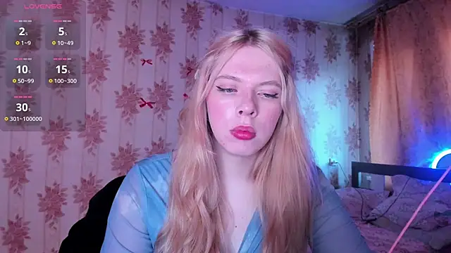 Snapshot of Cutie_Bambi chatting on August 3, 12:10 pm Cutie Bambi online show from August 3, 12:10 pm
