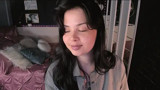 Snapshot of Maykinkya chatting on July 14, 10:21 am Maykinkya online show from July 14, 10:21 am