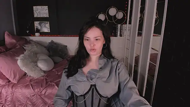 Snapshot of Maykinkya chatting on July 15, 2:00 pm Maykinkya online show from July 15, 2:00 pm