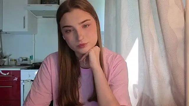 LissaBliss online show from June 24, 12:15 pm