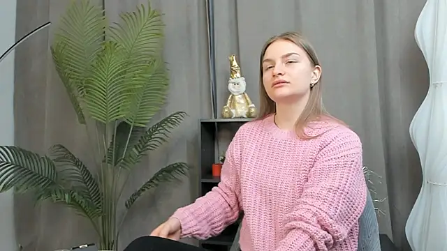 PhoebeTomerlin online show from February 1, 9:08 am