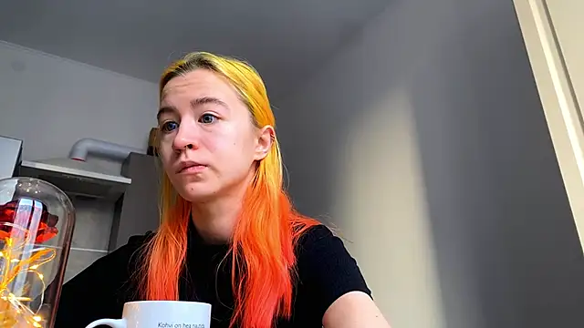 EmilyHein online show from February 6, 7:02 am