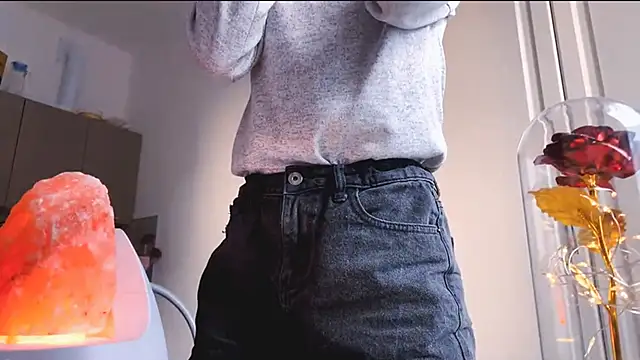 EmilyHein online show from March 11, 5:35 am