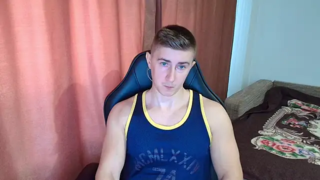 Snapshot of TodMusclePower9 chatting on March 10, 9:25 am TodMusclePower9 online show from March 10, 9:25 am