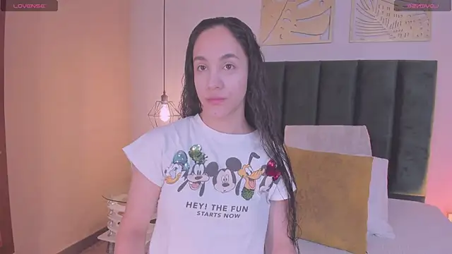 Snapshot of CelesteQueeen chatting on June 4, 12:11 pm CelesteQueeen online show from June 4, 12:11 pm