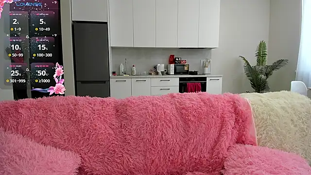 G0od girl online show from March 4, 8:42 am