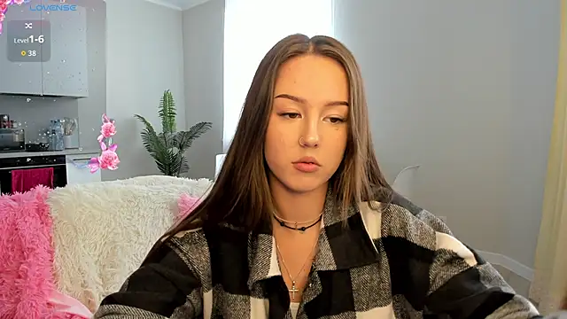 G0od girl online show from March 13, 8:32 am