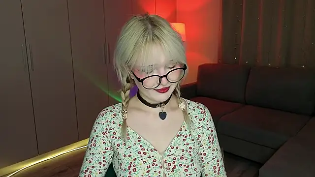 Mary Piersen online show from February 16, 10:06 pm