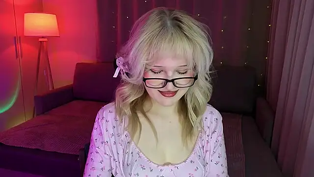 Mary Piersen online show from March 12, 11:22 pm