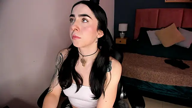 Luna tagliaferri online show from May 1, 1:16 pm