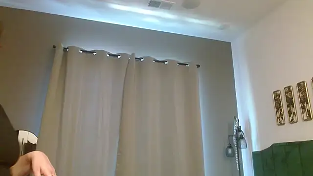 HazelSkyesChat online show from March 18, 8:12 pm