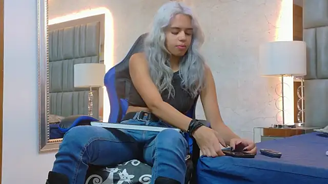 AlanaHouston online show from July 15, 4:51 am