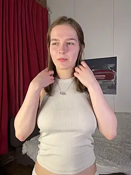 MyKittySayMeow online show from April 26, 9:01 pm