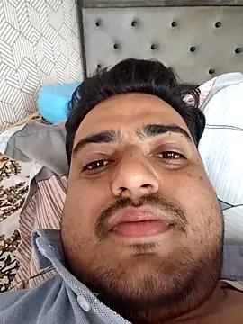 Snapshot of hunterkingshan chatting on February 3, 9:58 am hunterkingshan online show from February 3, 9:58 am