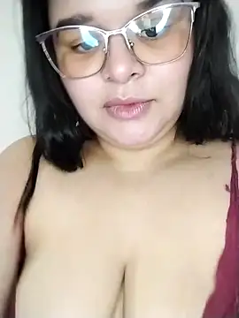 Snapshot of SamanthaStonee chatting on May 8, 8:25 pm SamanthaStonee online show from May 8, 8:25 pm