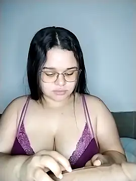Snapshot of SamanthaStonee chatting on June 12, 4:44 am SamanthaStonee online show from June 12, 4:44 am