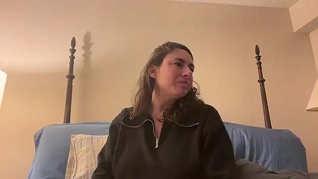 Snapshot of mr_mrs_glitter chatting on May 7, 5:35 am mr mrs glitter online show from May 7, 5:35 am