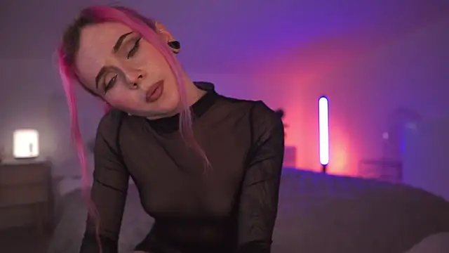 Snapshot of Sarah_Pink chatting on March 20, 5:25 pm Sarah Pink online show from March 20, 5:25 pm