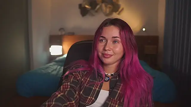 Snapshot of Sarah_Pink chatting on February 15, 12:25 pm Sarah Pink online show from February 15, 12:25 pm