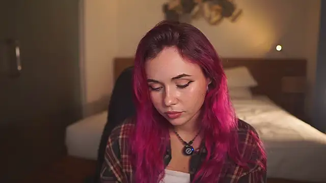 Snapshot of Sarah_Pink chatting on February 22, 1:09 pm Sarah Pink online show from February 22, 1:09 pm