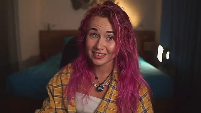 Snapshot of Sarah_Pink chatting on March 15, 2:01 pm Sarah Pink online show from March 15, 2:01 pm