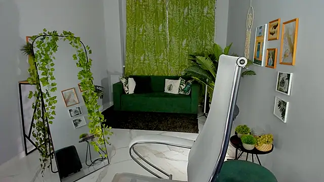 MaoqiBeverly online show from May 7, 8:20 am