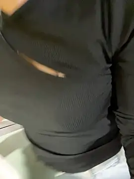 Snapshot of susin-beo chatting on February 1, 8:46 am susin-beo online show from February 1, 8:46 am