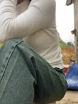 Snapshot of susin-beo chatting on February 9, 9:57 am susin-beo online show from February 9, 9:57 am