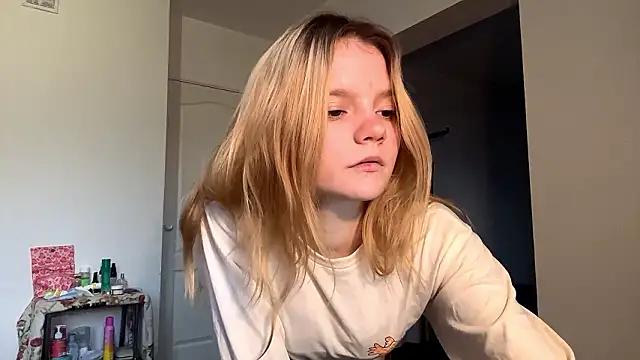 Tiffany Muse online show from March 8, 3:10 am